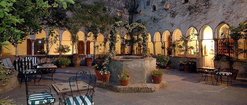 Kloster fra 1200-tallet i Amalfi